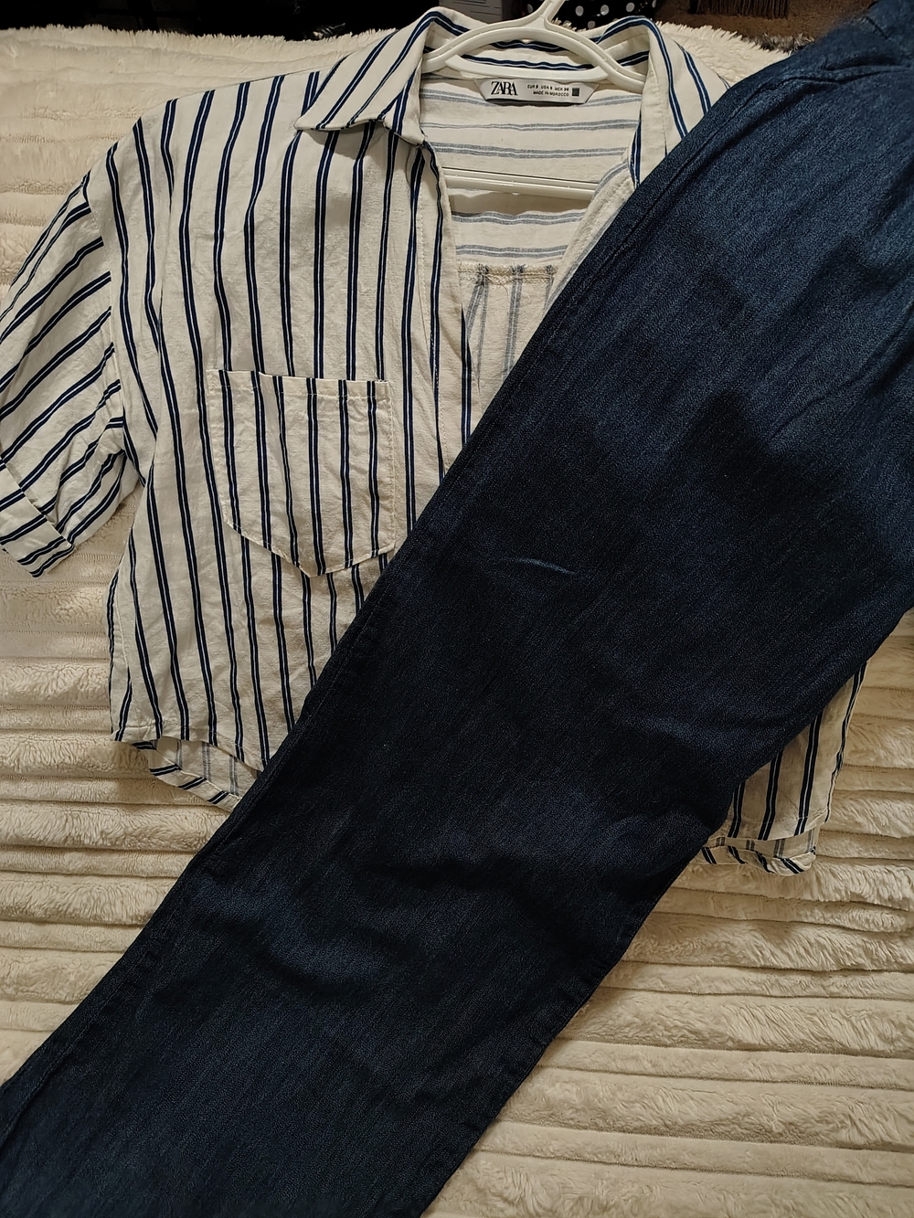 ZARA Dark Blue Jeans & Top Size Medium In Like New Condition U Get Both